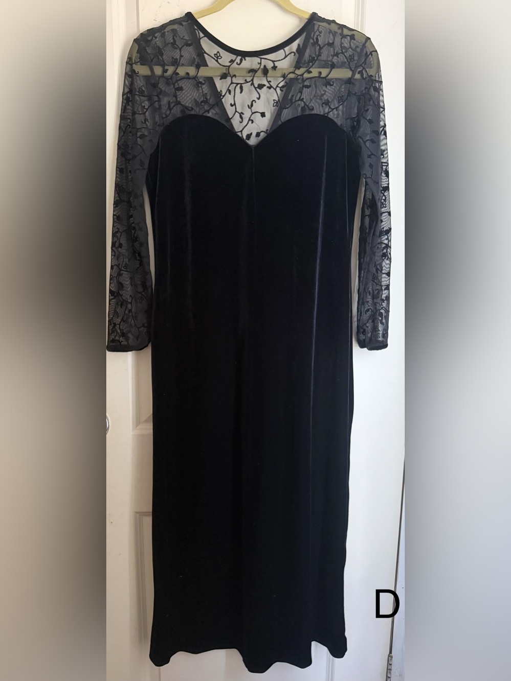 Amanda Smith Velvet Long Sleeve maxiDress evening with Sheer Lace Sleeves